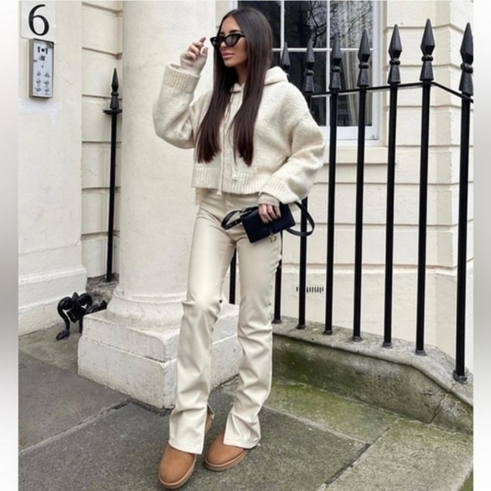 Zara * Faux Leather Cream Pants Slit Size 0/32